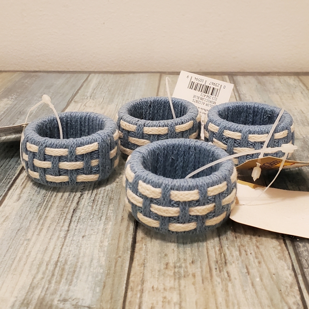Set of 4 Pfaltzgraff Napkin Ring Holders Blue White Knit Yarn Outdoor Spring